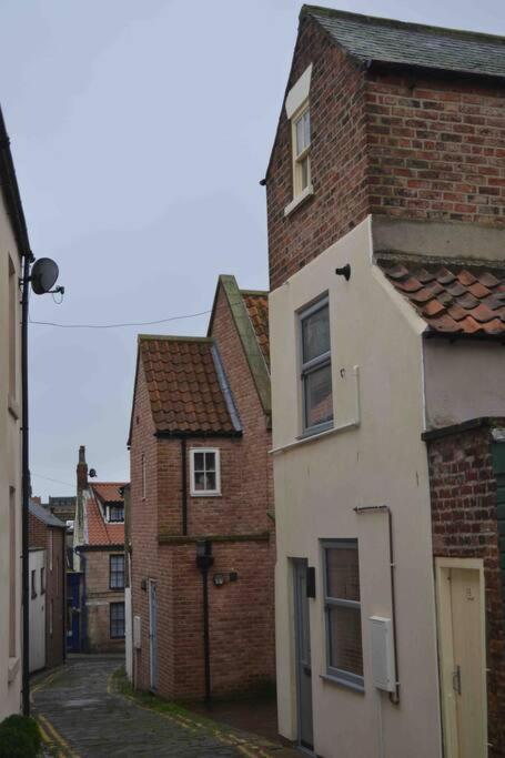 Bijou Romantic Retreat, Whitby Centre エクステリア 写真