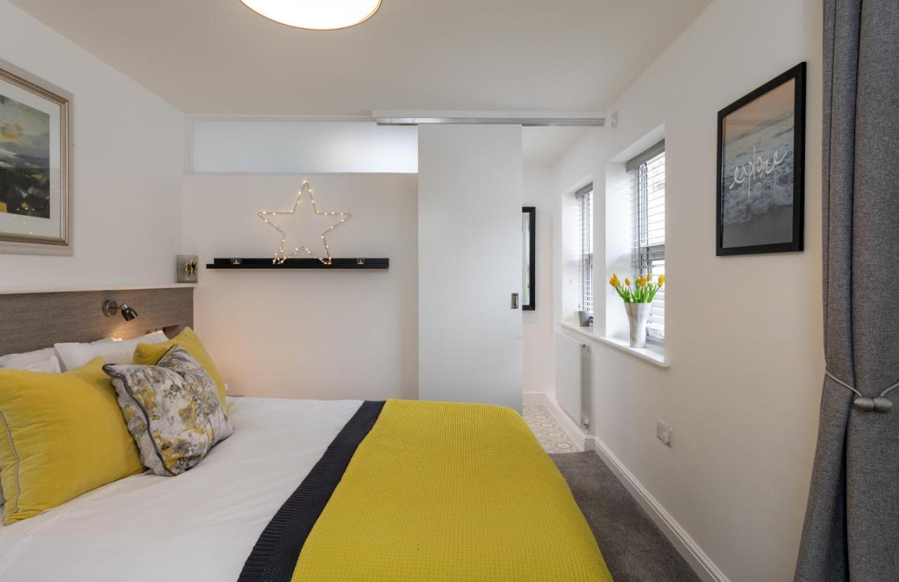 Bijou Romantic Retreat, Whitby Centre エクステリア 写真